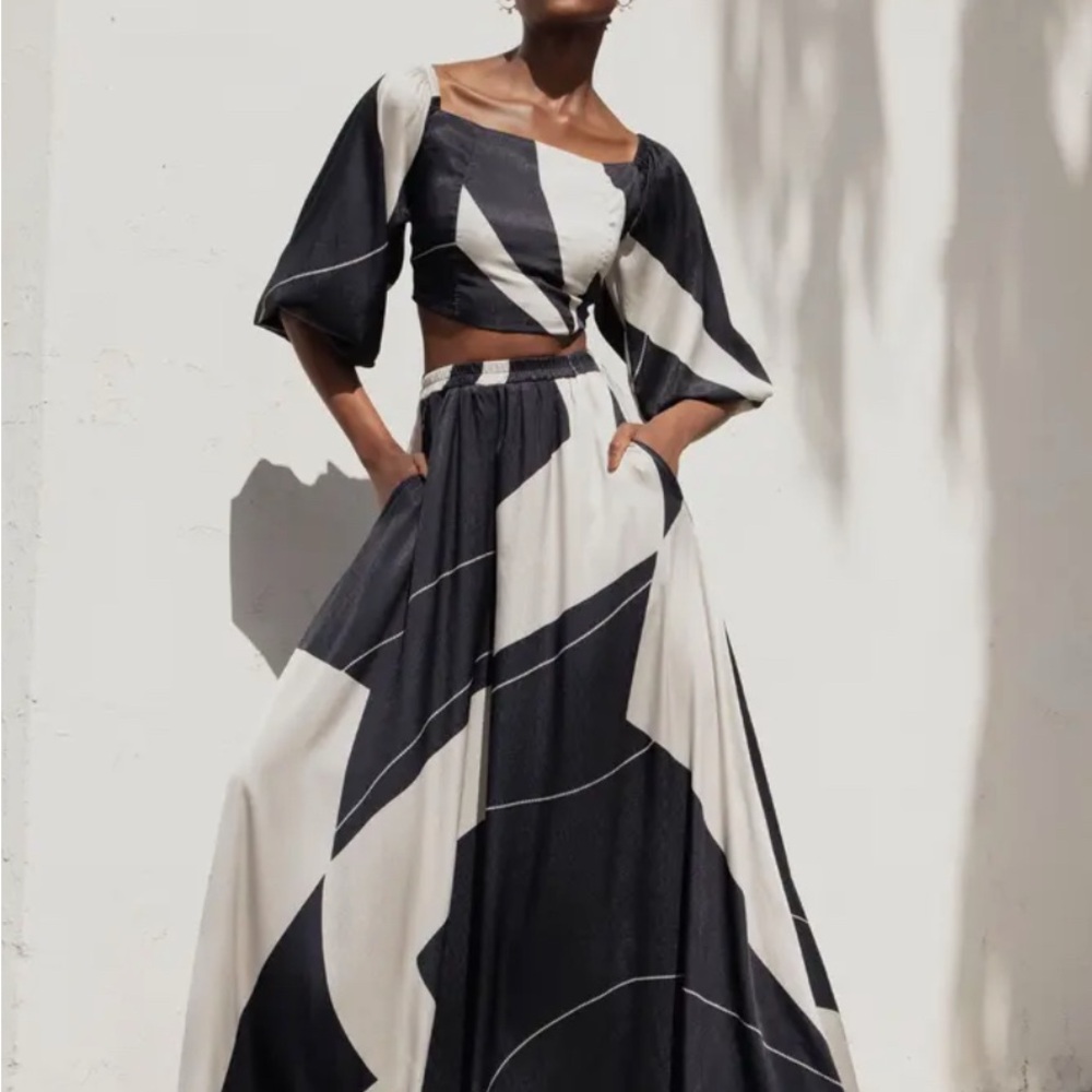 Chic Black and White Wide Leg Pant